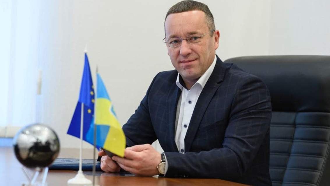 Ілюстрація до публікації «Нардеп Євгеній Петруняк вирішив голосувати проти закону про декриміналізацію порно, хоча раніше його двічі упіймали за переглядом "інтимного" контенту в залі ВР.»