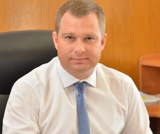 Ілюстрація до публікації «Ректор ХДАЕУ Юрій Кирилов демонструє неабиякі статки»