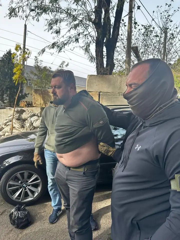 Ілюстрація до публікації «Вже колишній начальник відділу цивільно-правового співробітництва регіонального управління ТРО «Південь» та вже ексголова Голованівської райради на Кіровоградщині Руслан…»