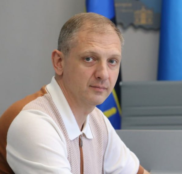 Ілюстрація до публікації «Пшонківське пташеня — екскерівник прокуратури Кіровоградщини Ян Стрелюк — дійсно переїхав на "підвищення" до Офісу генпрокурора. 🚫 Ну як, підвищення...»