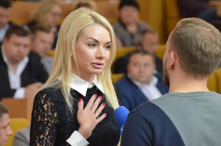 Ілюстрація до публікації «Депутат Верховної Ради від фракції "Слуга народу" Ірина Кормишкіна (Аллахвердієва) отримала у подарунок від чоловіка годинники Hublot за 300 тис. гривень.»