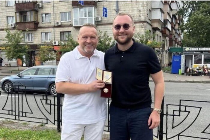 Ілюстрація до публікації «Львівських бізнесменів Романа та Ігоря Гринкевичей та експосадовця Міноборони підозрюють у схемі впливу на оборонні контракти вартістю 1,84 млрд грн»
