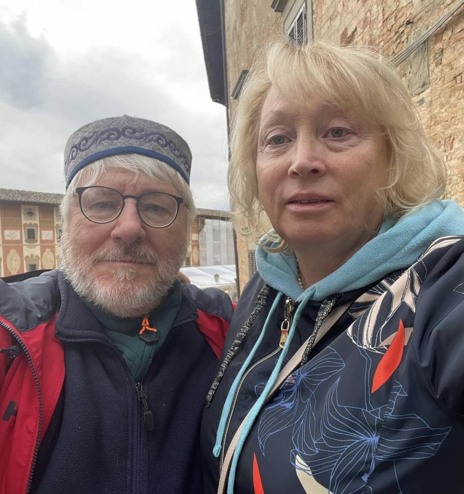 Ілюстрація до публікації «Дирекція Національного військового меморіального кладовища придбала для загиблих героїв 200 надгробків з карарського мармуру майже на 20 млн грн в білоруський Марії (Маріки)…»