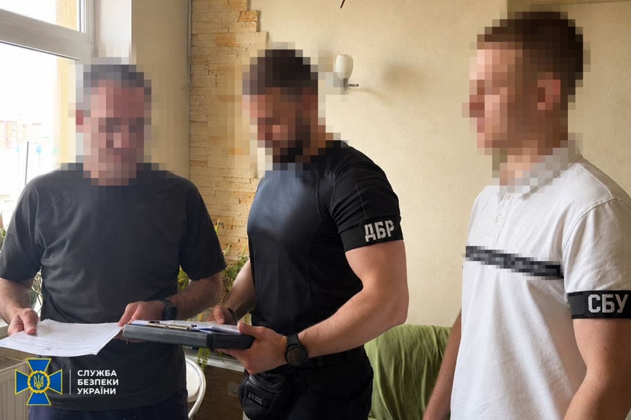 Ілюстрація до публікації «СБУ, ДБР та ОГП викрили колишнього заступника секретаря РНБО та його спільників на незаконному привласненні понад 21 га у Києві»