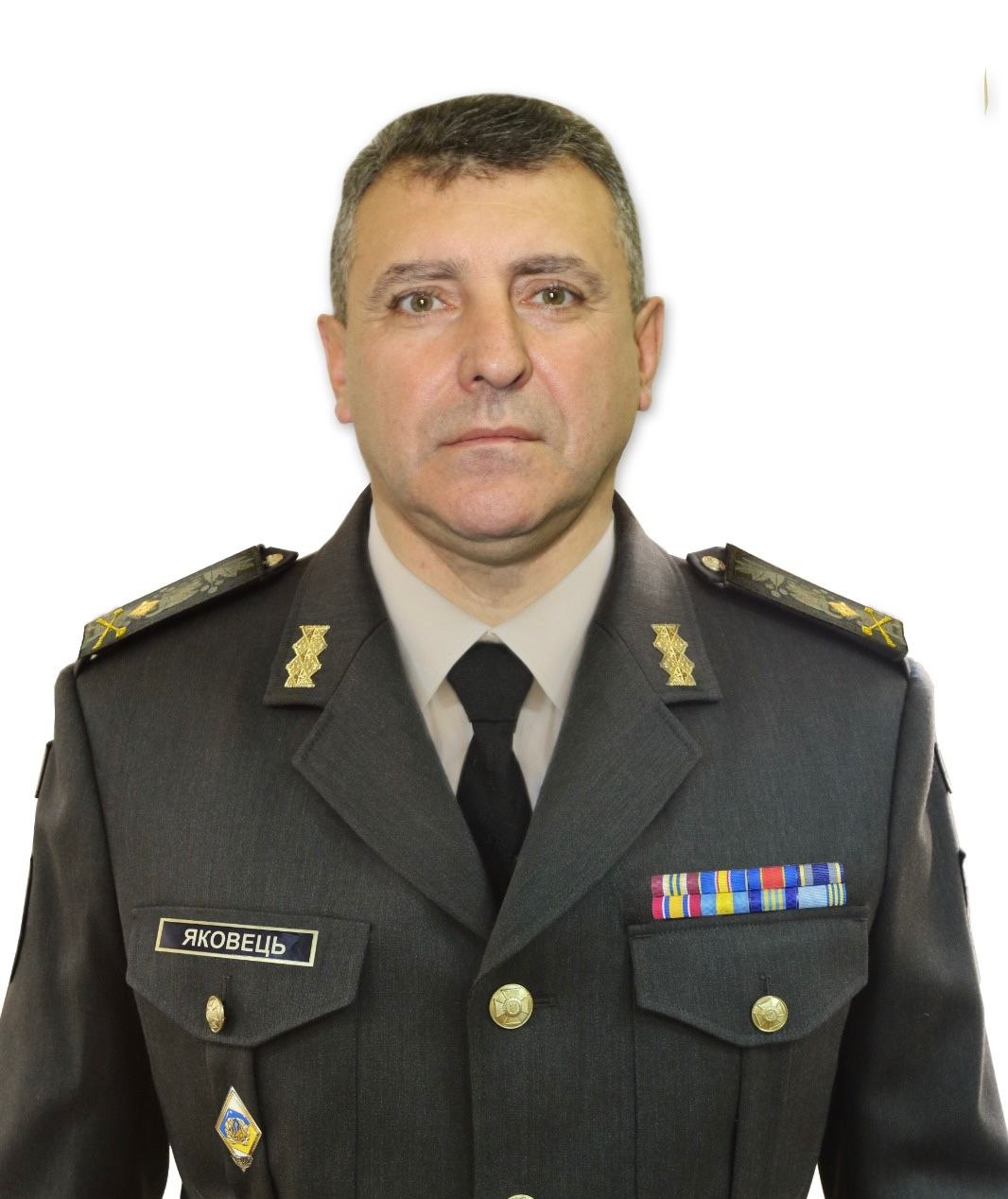 Ілюстрація до публікації «Командування Сил підтримки за часів бригадного генерала Олександр Яковець, котрий з квітня 2024 року очолює Держспецтрансслужбу, за завищеною вартістю придбало дизельні генератори для ЗСУ.»
