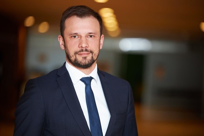 Ілюстрація до публікації «Народний депутат та голова парламентського Комітету з питань освіти Сергій Бабак не нагороджувався орденом.»