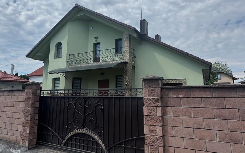 Ілюстрація до публікації «У колишнього керівника Рівненської митниці Віталія Собчука хочуть конфіскувати майна на понад 10 млн гривень»