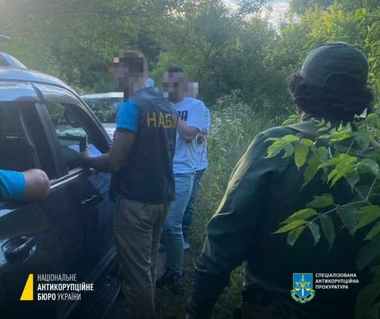Ілюстрація до публікації «Викрито народного депутата, який вимагав 3,4 млн гривень за не перешкоджання у проведенні ремонтних робіт об’єктів інфраструктури на Сумщині.»