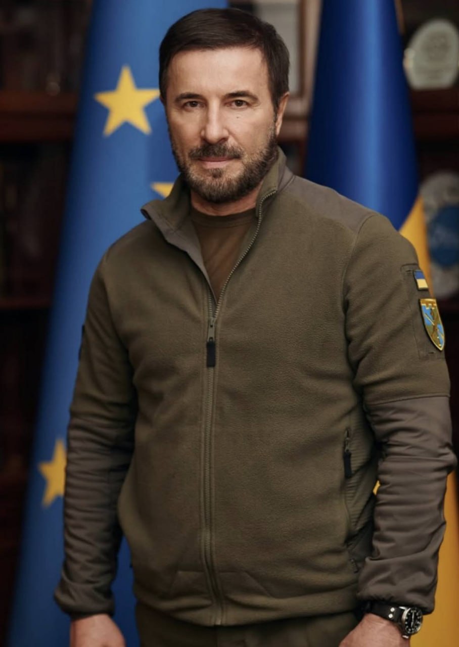 Ілюстрація до публікації «Привласнив 1 млн доларів: екснардеп Коновалюк обвинувачується у шахрайстві Колишній нардеп від "Партії регіонів" Валерій Коновалюк, якого нещодавно помітили в якості військового…»