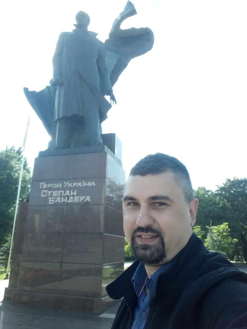 Ілюстрація до публікації «Житарюк Степан Станіславович (1984) — місцевий активіст та права рука політично значущої особи депутата Сергія Гринюка з політичної партії "Єдина Альтернатива", що тісно…»