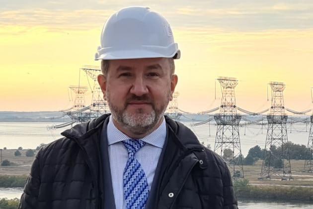 Ілюстрація до публікації «Кудрицький, якого звільнили з «Укренерго», отримав премію Поки українці звикають до чергових обмежень та намагаються зрозуміти, куди зникає світло, у топменеджменту НЕК…»