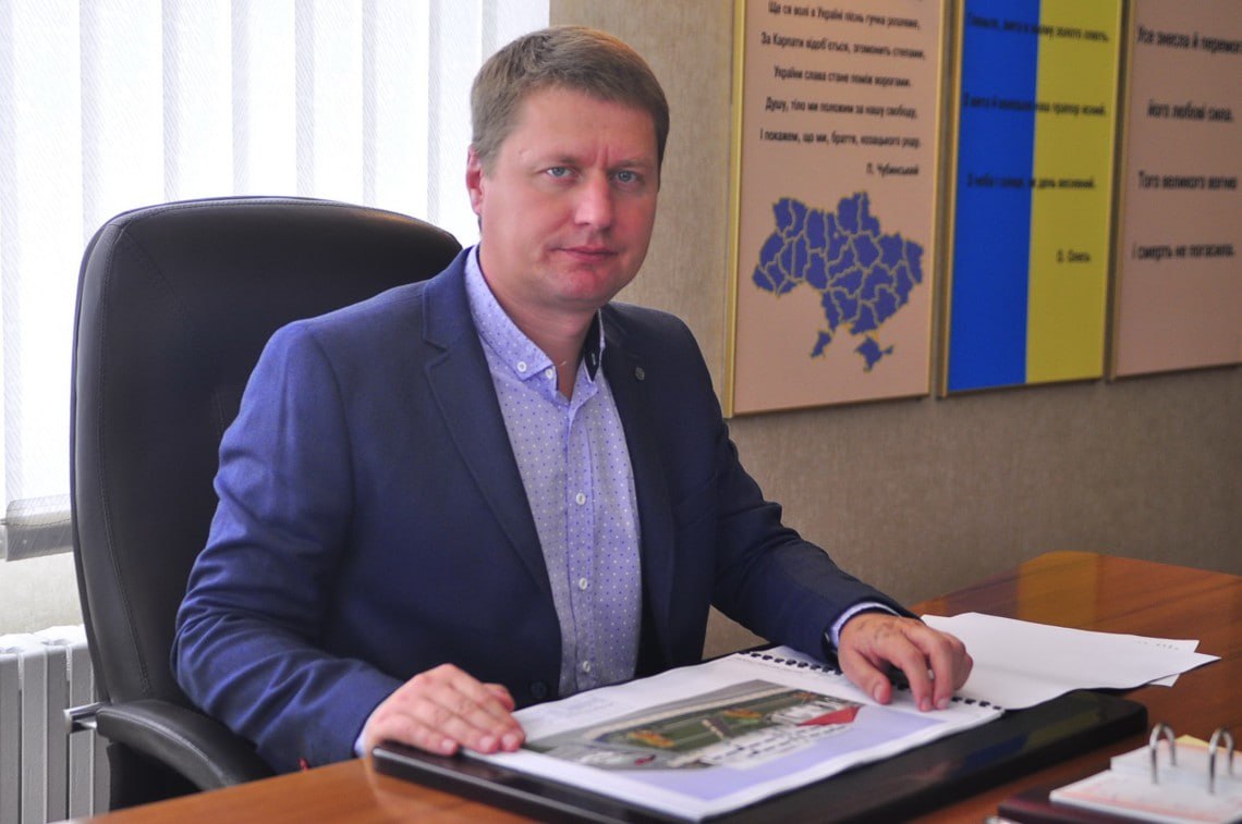 Ілюстрація до публікації «Будинки, «золоті» землі та сумнівні зв’язки Сергія Хрустовського»