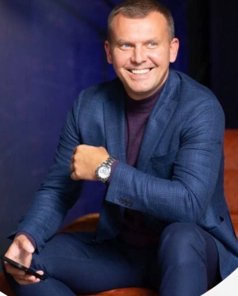 Ілюстрація до публікації «Дмитро Стельмашов, що набрав грошей у "бізнесменів нібито за вирішення їхніх питань" та "кинув", наразі отримав фіктивне бронювання від "Ковальскої" для ухилення від мобілізації.»