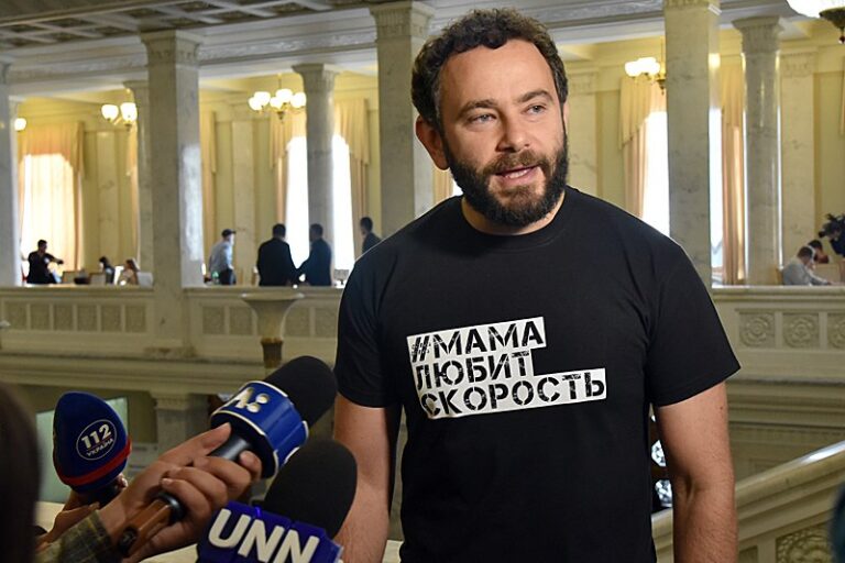 Ілюстрація до публікації «Мати нардепа Олександр Дубінський, якого підозрюють у державній зраді, пенсіонерка Алла Березовська придбала квартиру в Барселоні 28 лютого 2022 року – через 4 дні після початку…»