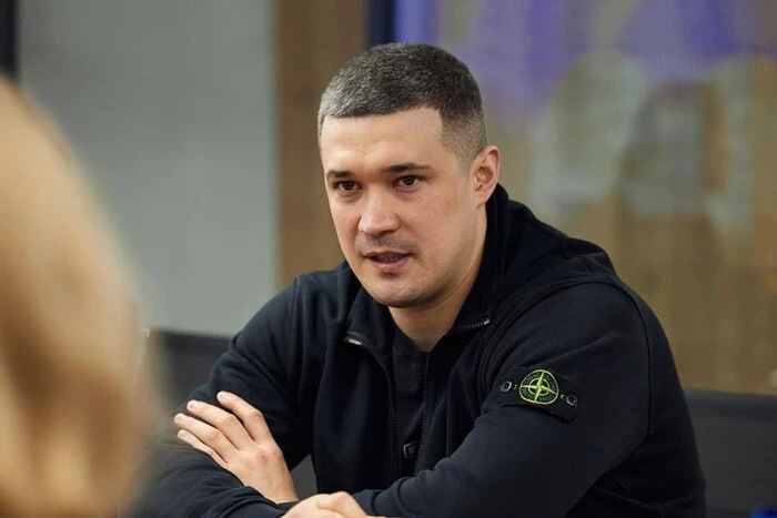 Ілюстрація до публікації ««Скромний» міністр оборони Михайло Федоров замовляв чартерні перевезення для службових відряджень за державний кошт»