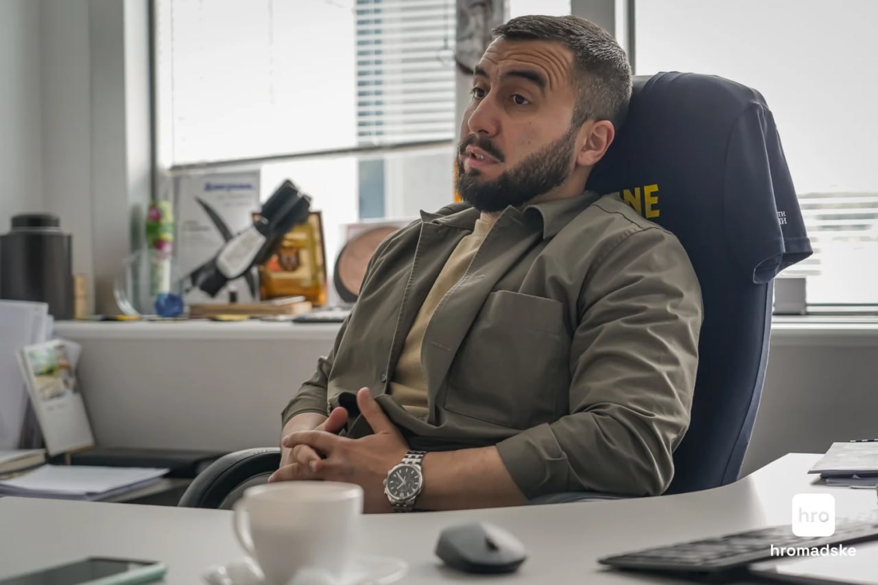 Ілюстрація до публікації «Міністерство оборони «освоїло» гендерну рівність: 2 тисячі бронежилетів на 20+ тисяч жінок у бойових підрозділах Україна продовжує активно просувати гендерну політику в армії…»