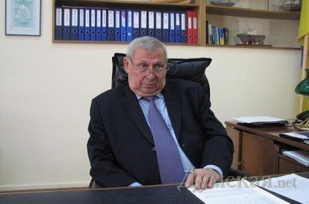 Ілюстрація до публікації «Затоплений термінал: Як заступник міністра інфраструктури Юрій Васьков реалізував схему з викрадення 300 млн доларів (2,4 млрд гривень) на проєкті сторіччя в Одеському порту…»