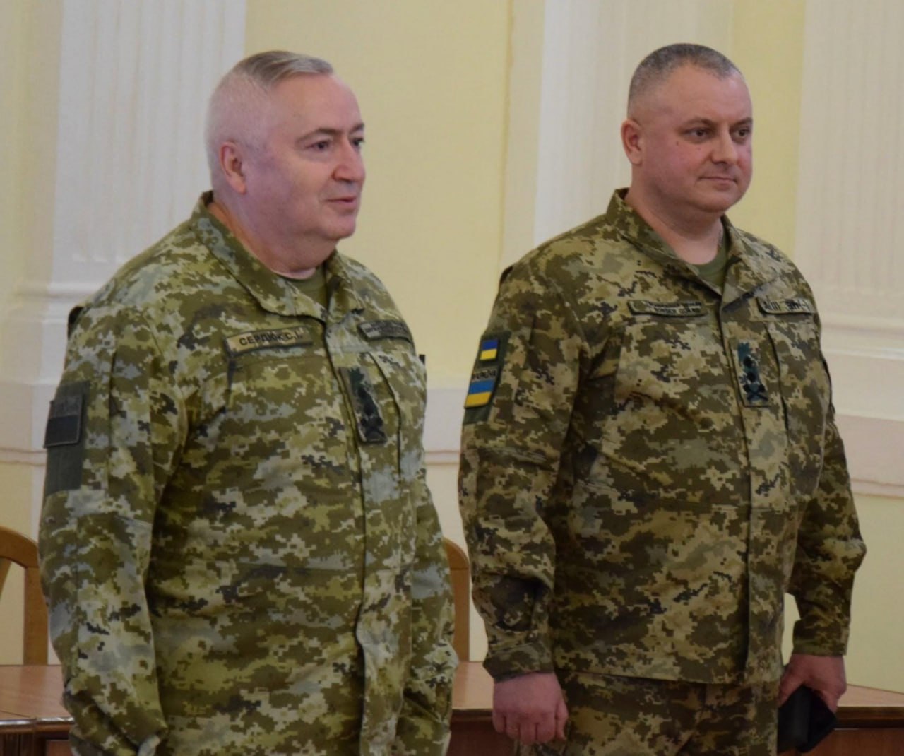 Ілюстрація до публікації «Саркастично, але маємо 2 фото в.о. очільника ДПСУ Валерія Вавринюка Перше — на момент призначення очільника Західного управління Друге — станом на сьогодні з сайту МВС Як то…»