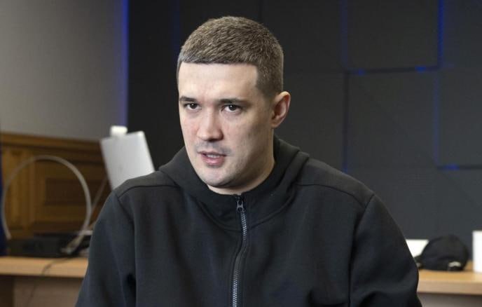 Ілюстрація до публікації «Ексміністр Михайло Федоров, який відповідальний за провал обороних закупівель (окрім дронів) відповів на пропозицію президента Володимира Зеленського продовжити роботу у іншому…»