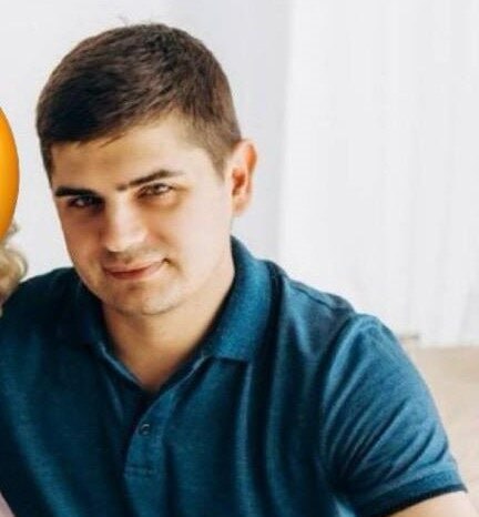 Ілюстрація до публікації «Прокурору з Черкас Сергію Гармашу, якого обвинувачують у педофілії, повернули нож та пігулки для потенції»