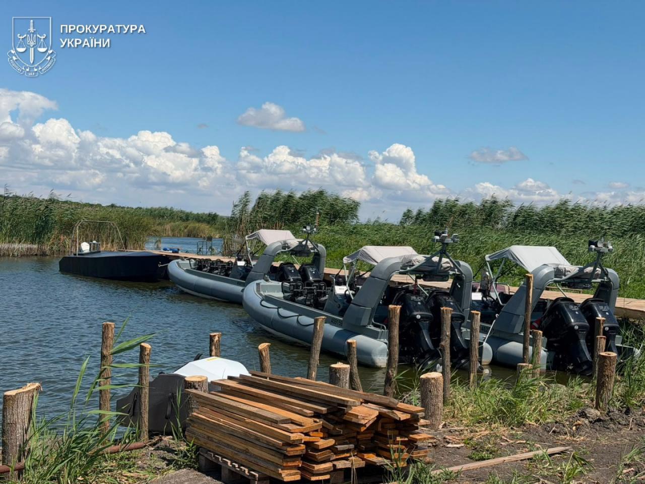 Ілюстрація до публікації «Замість служби – будівництво приватного будинку.»