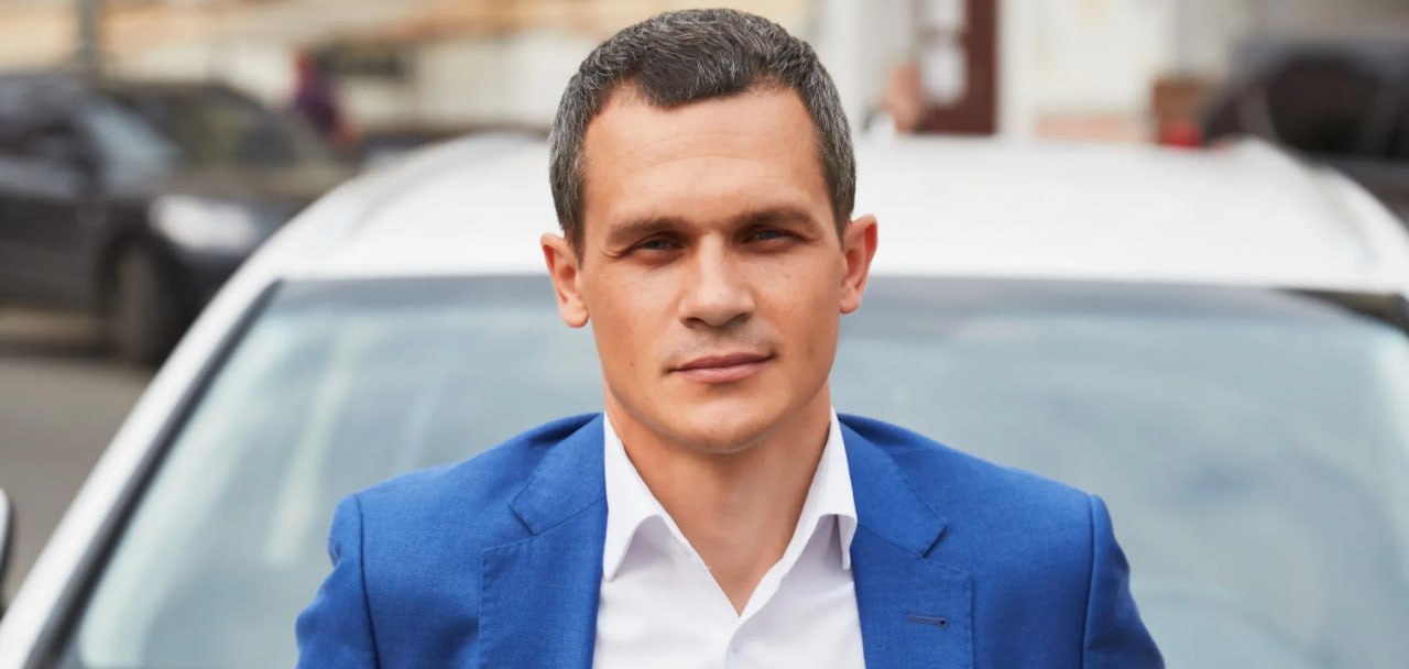 Ілюстрація до публікації «Голова Державної регуляторної служби Олексій Кучер має не тільки крипту, але й багато готівки на дружину.»