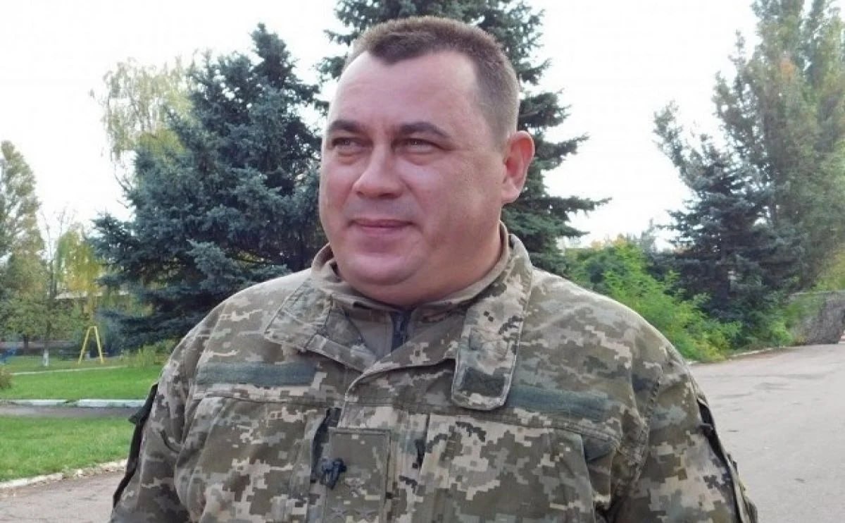 Ілюстрація до публікації «Олександр Грузевич став ще одним високим чиновником із команди Сирського, який втратив свій пост через систематичне гальмування критично важливих рішень та незадовільну роботу.»