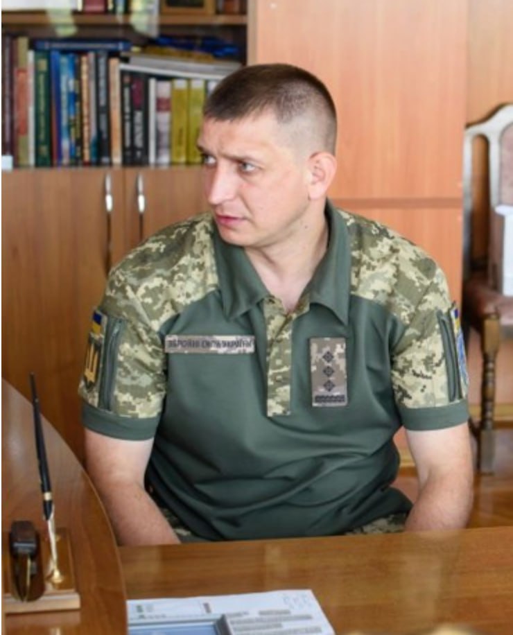 Ілюстрація до публікації «Олександр Грузевич став ще одним високим чиновником із команди Сирського, який втратив свій пост через систематичне гальмування критично важливих рішень та незадовільну роботу.»