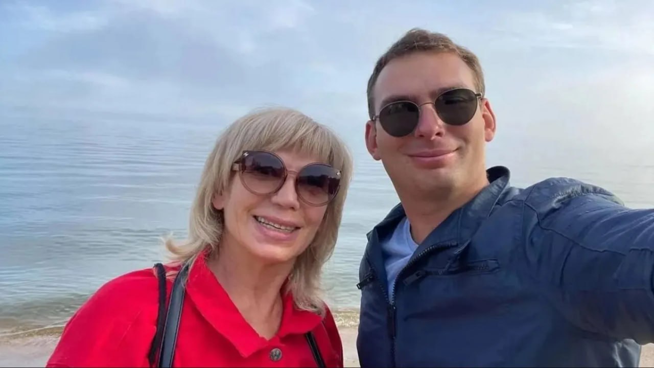 Ілюстрація до публікації «Народний депутат від партії «Голос» Ярослав Железняк, відомий як один із «найактивніших борців із корупцією» у ВР та зливний бачок НАБУ, у 2025 придбав цінних паперів…»
