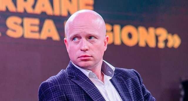 Ілюстрація до публікації «Ексзаступник міністра інфраструктури Юрій Васьков, котрий причетний до провального проєкту з розширення Одеського порту, задекларував наявність в дружини 98 тис. доларів в…»