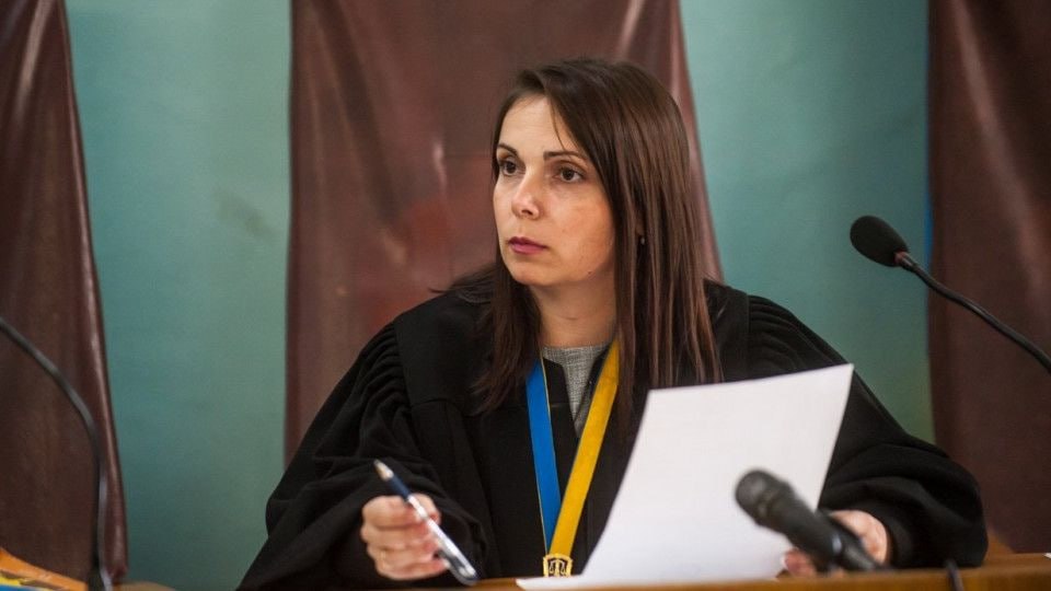 Ілюстрація до публікації «Шість відмов, один Lincoln і один дзвінок — кому в Запоріжжі поіменно адресована пресконференція Кузьменка.»