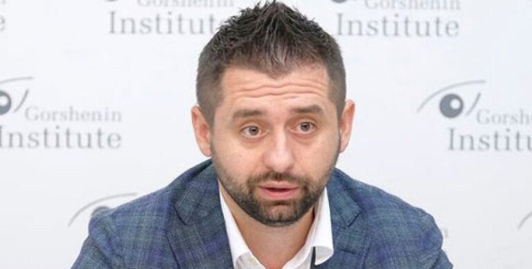 Ілюстрація до публікації «ВИПРАВДОВУЄ КОРУПЦІОНЕРІВ»
