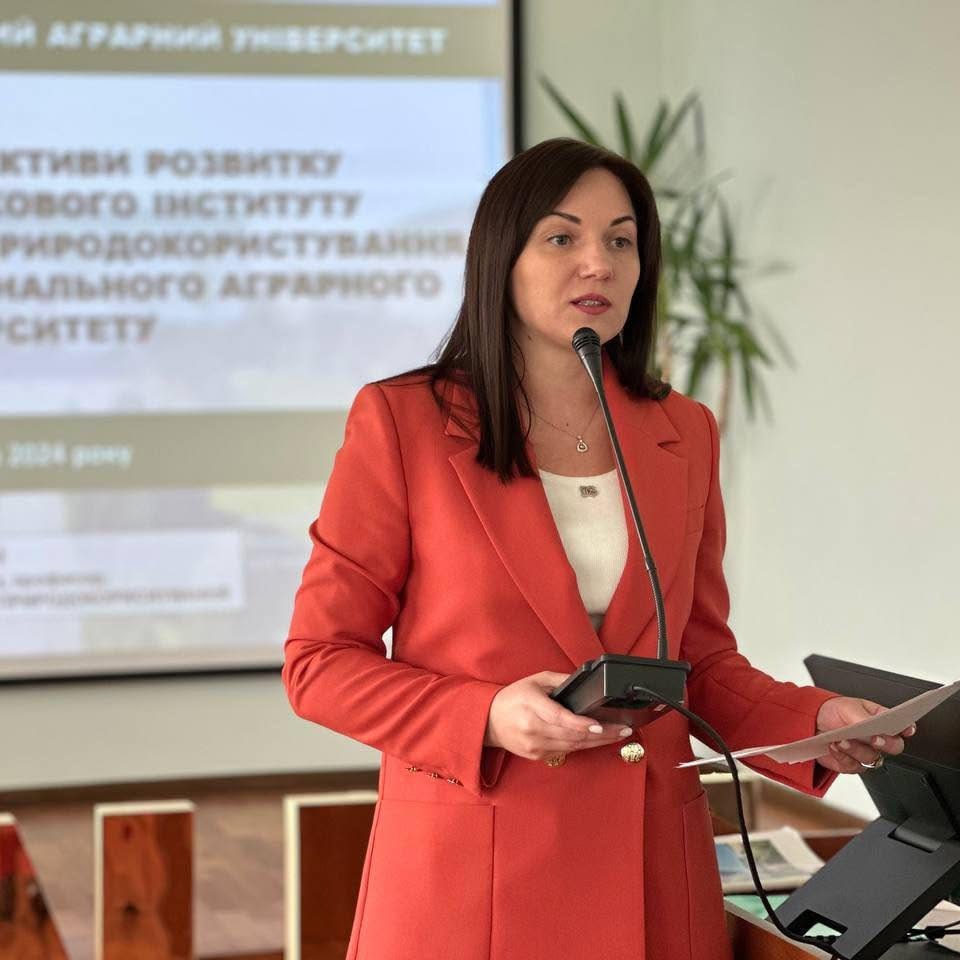 Ілюстрація до публікації «18-річний син проректорки ВНАУ хизувався BMW, а мати приховала статки від НАЗК»