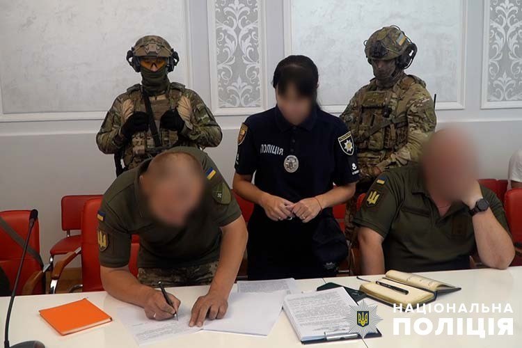 Ілюстрація до публікації «На Тернопільщині керівник районного ТЦК брав до 150 тис. доларів на місяць з військовозобов’язаних і мобілізовували тих, хто має право на відстрочку.»