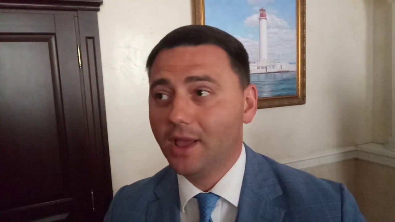 Ілюстрація до публікації «Кадри Галантерніка Розділ №8 Найгірше, що може зробити людина без влади, — це зображати її.»
