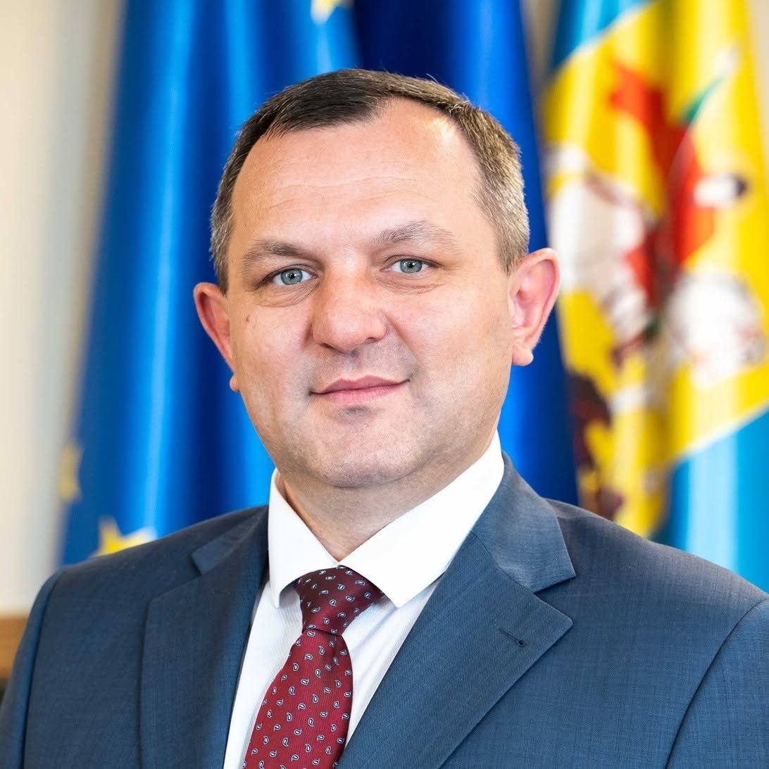 Ілюстрація до публікації «ВАКС затвердив угоду про визнання винуватості колишнього державного секретаря Міністерства розвитку громад та територій України Василя Володіна.»
