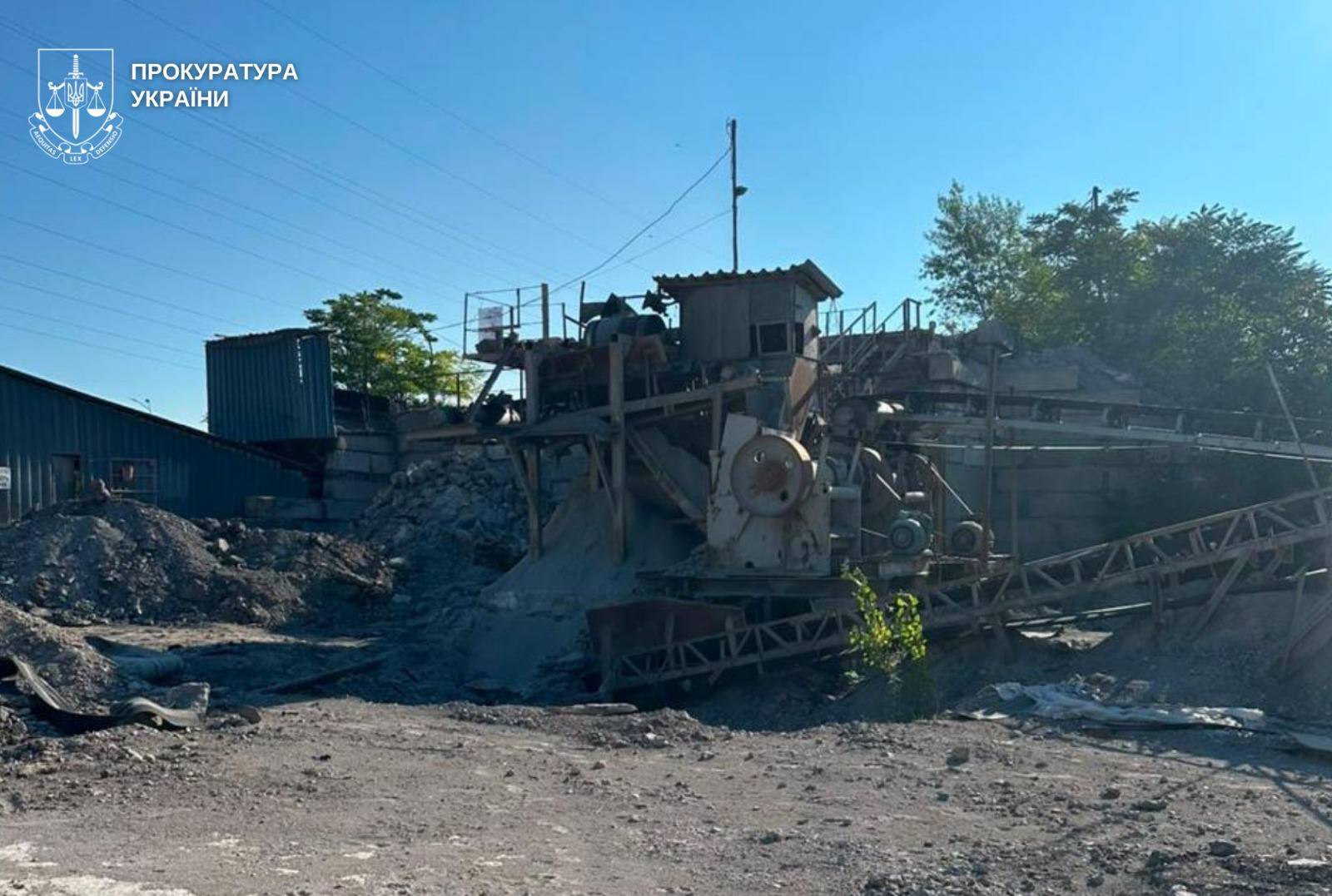 Ілюстрація до публікації «У Дніпрі викрито схему незаконної утилізації тисяч тонн небезпечних відходів та видобування корисних копалин»