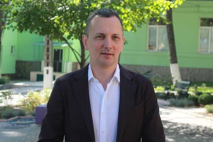 Ілюстрація до публікації «Куратор “Великого будівництва” Юрій Голик веде таємну війну зі ЗМІ»