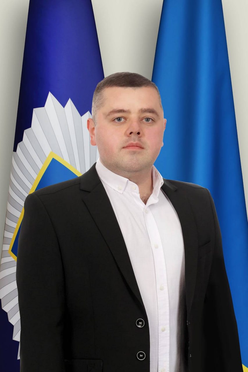 Ілюстрація до публікації «Продовжує досліджувати вінницьку групу, яка перейшла до західних областей України на ключові посадив в системі сервісних центрів МВС.»