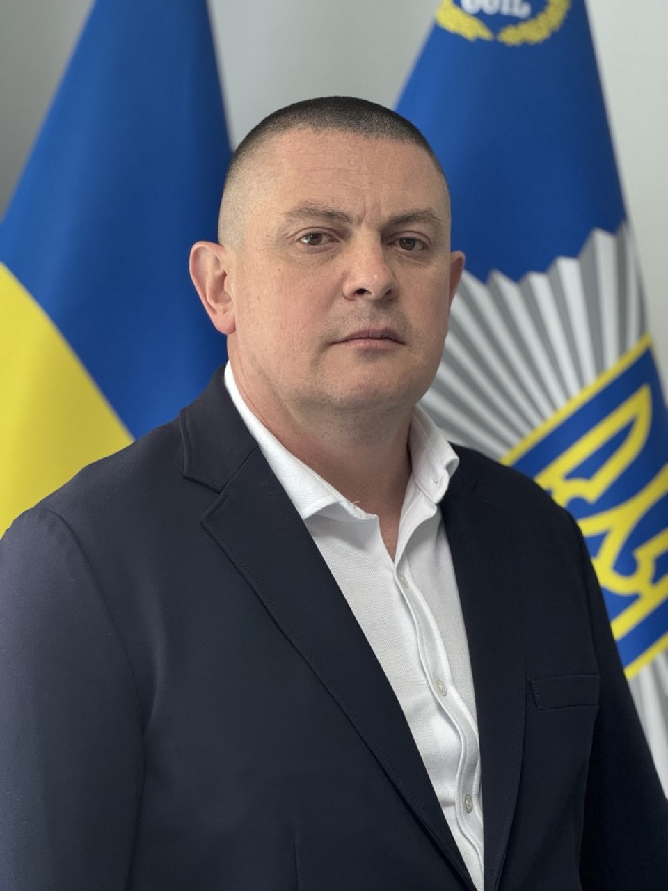 Ілюстрація до публікації «Начальник Регіонального сервісного центру МВС Ігор Мельник купив квартиру за 2,8 млн і їздить на чужій Toyota Venza за 1,5 млн Прописка — Тернопіль, фактично живе в Хмельницькому.»
