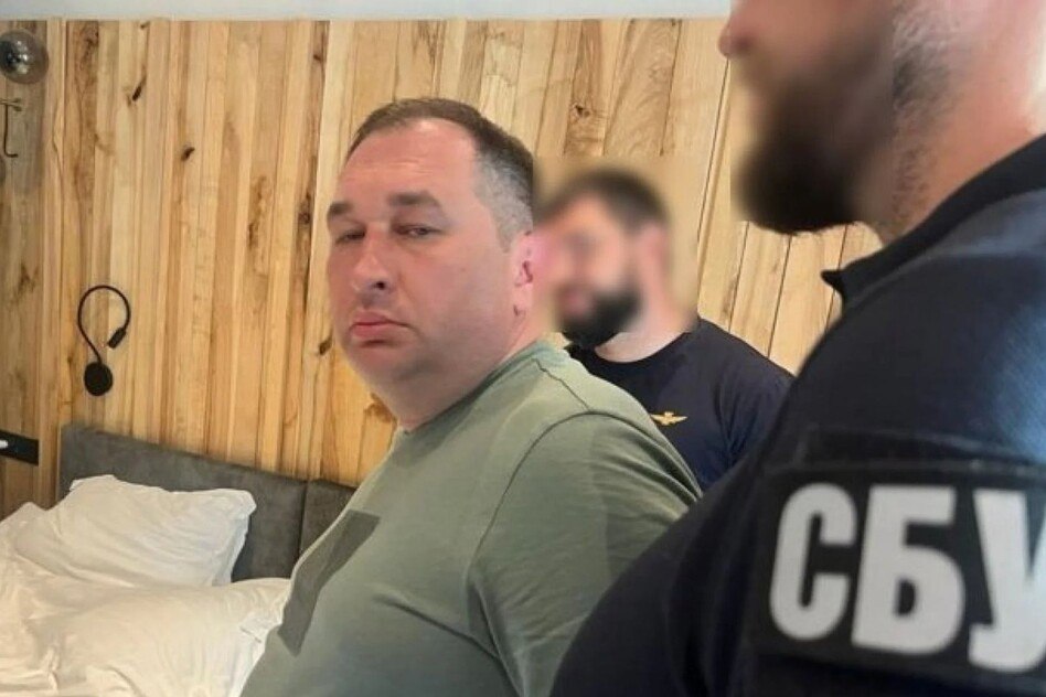 Ілюстрація до публікації «ВАКС узяв під варту вже звільненого МАРОДЕРА заступника міністра енергетики Олександр Хейло до 8 жовтня включно.»