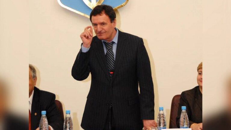 Ілюстрація до публікації «Йди лісом!: ВРП залишила без розгляду заяву голови Апеляційного суду Києва у 2003-2015 Антон Чернушенко про відставку.»