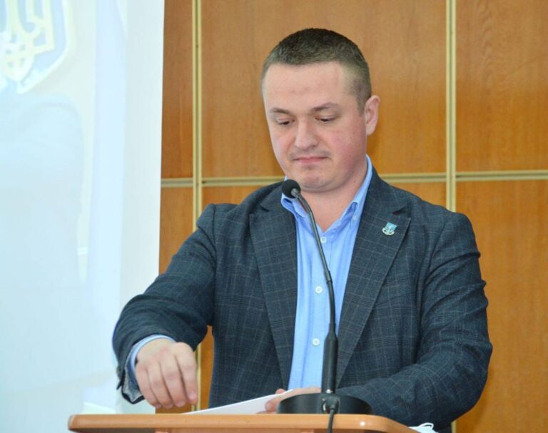 Ілюстрація до публікації «Очільника Тульчинської окружної прокуратури Вінницької області Пилип Хоменко, котрого зловили на хабарі пів року тому, звільнили, бо його дії псують авторитет прокуратури.»