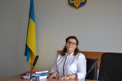 Ілюстрація до публікації «Суддя Одеського апеляційного суду Олена Комлева (Комлєва) разом із чоловіком – суддею Суворовського районного суду Вʼячеслав Шурупов – влаштували бізнес з вирішення справ на…»