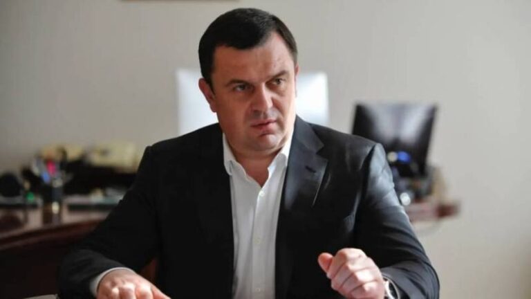 Ілюстрація до публікації «НАЗК знайшло порушення в декларації ексголови Рахункової палати Валерія Пацкана на 1,08 млн гривень, але не вжило ніяких заходів стосовно покарання експосадовця.»