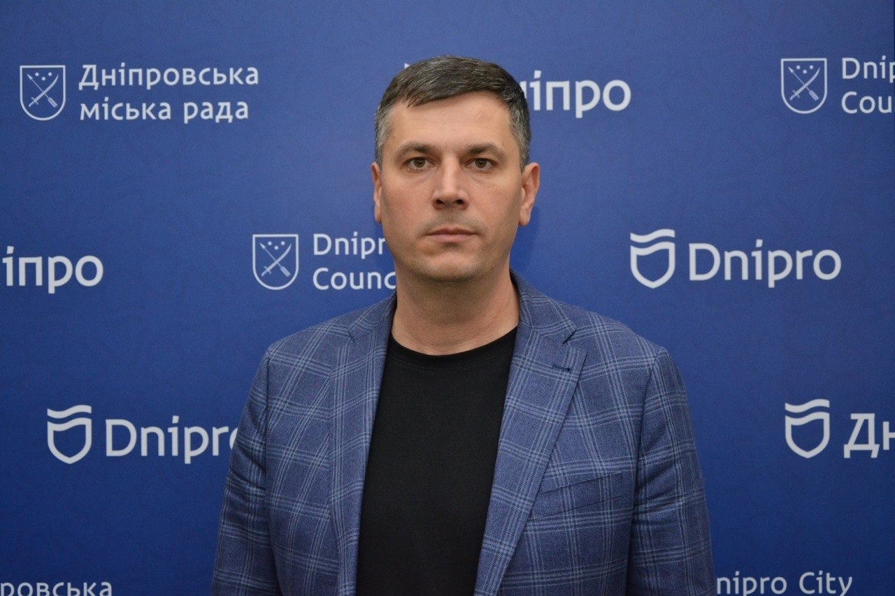 Ілюстрація до публікації «Заступник міського голови Дніпра Ігор Маковцев та директор товариства у 6 разів завищували ціни на послуги паркування шляхом внесення неправдивих відомостей в офіційні документи»