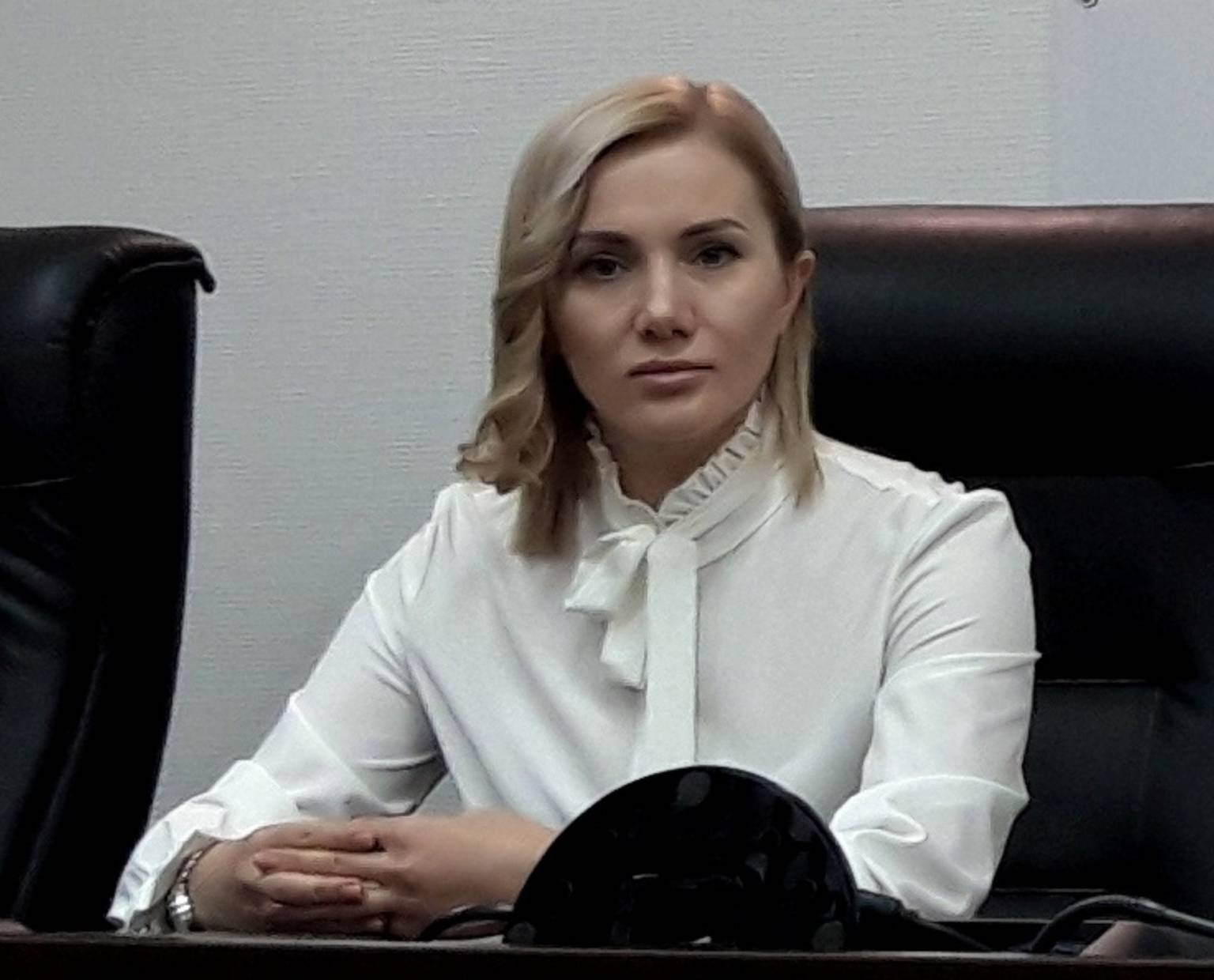 Ілюстрація до публікації «Заступник прокурора Запорізької області Наталя Максименко, яку викрили на вимаганні 40 тис. доларів, офіційно не має власної квартири та не вказує витрати на оренду майна.»