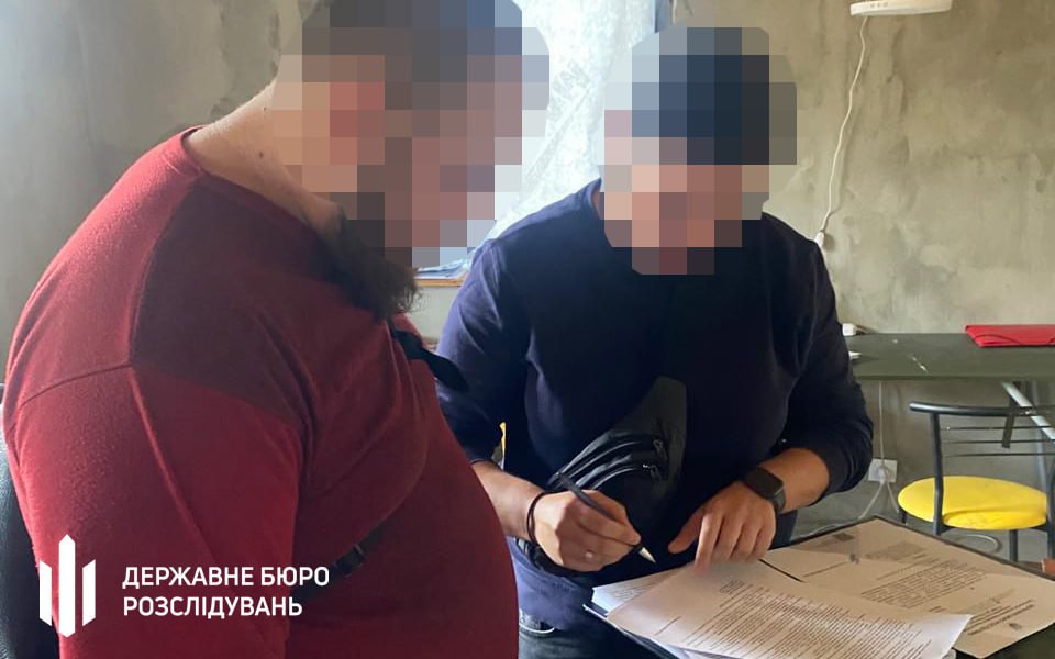 Ілюстрація до публікації «Начальник Одеського обласного ТЦК та СП Юрій Пуйко нещодавно заявив, що заробляє менш ніж 30 тис. гривень на місяць. Але запевняє, що йому вистачає.»