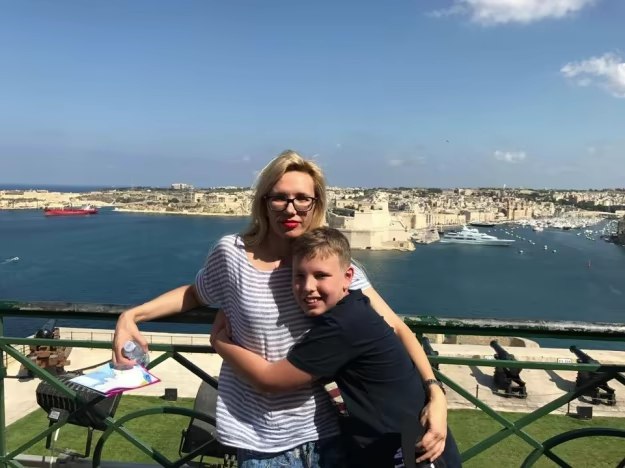 Ілюстрація до публікації «Кейс Хотенко: квартири і гроші від сина-школяра»