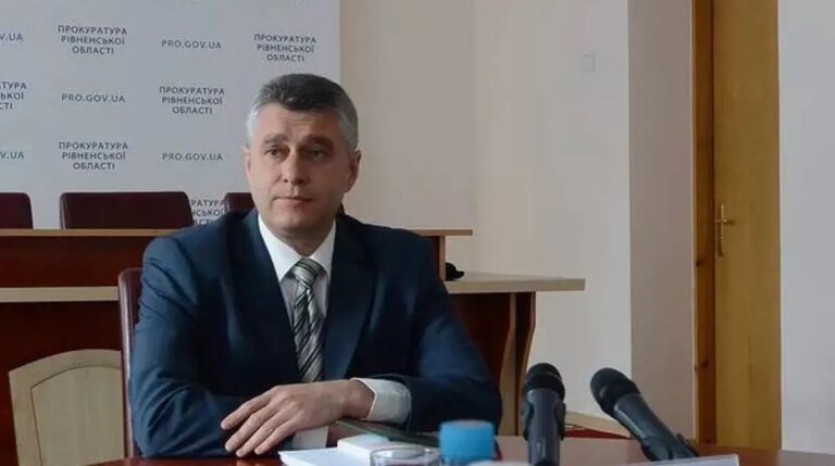Ілюстрація до публікації «І працює, і пенсію отримує..»